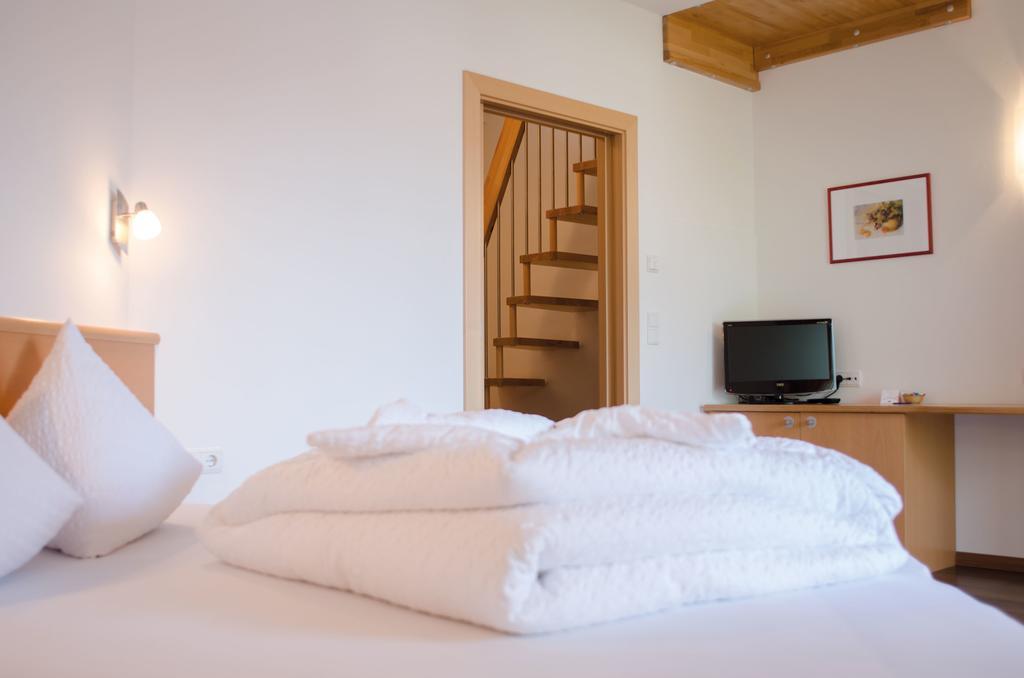 Garni Hotel Peterlinhof Кальдаро Номер фото